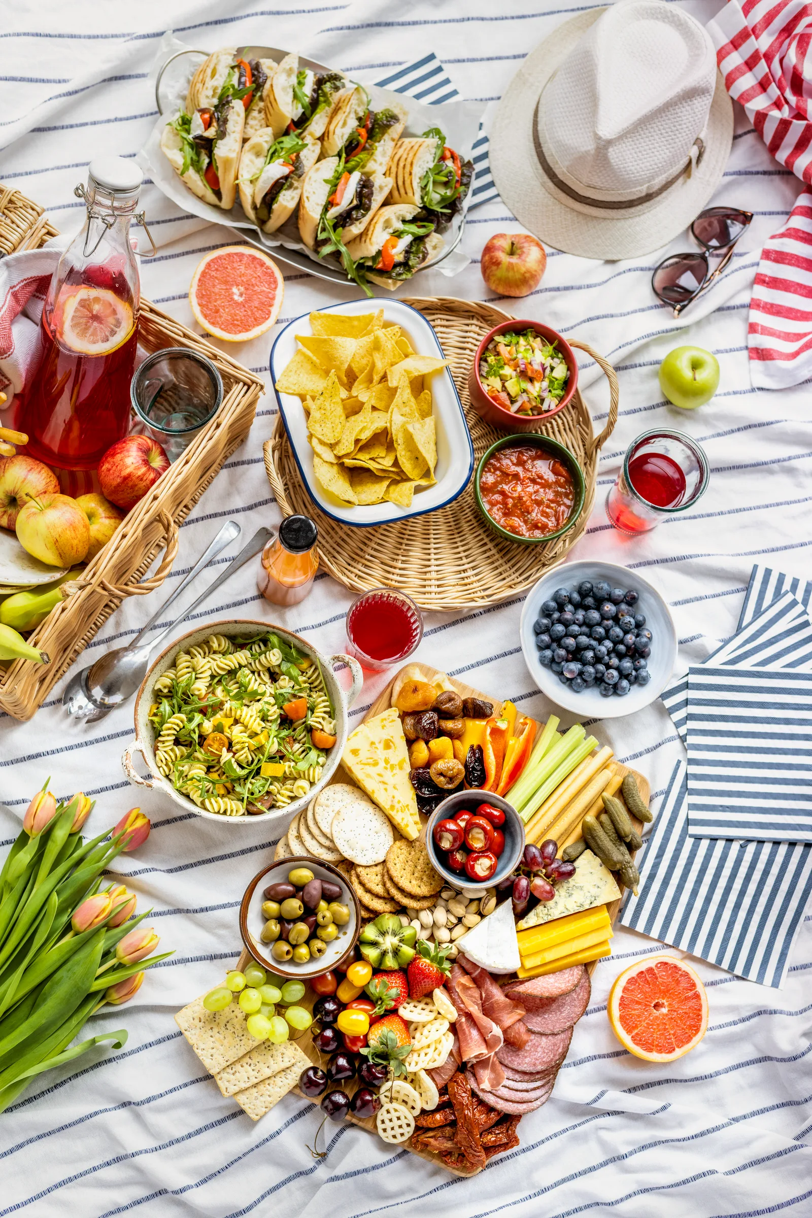 Throwing a birthday brunch in Antibes, Cannes or Nice without preparing anything